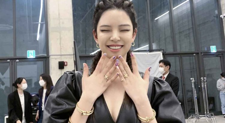 Kamu Gak Akan Percaya, Ternyata Influencer Ini 100% Buatan AI!