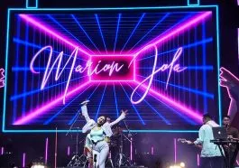 Bukan Manusia, Band Virtual Ini Laris Konser Dunia